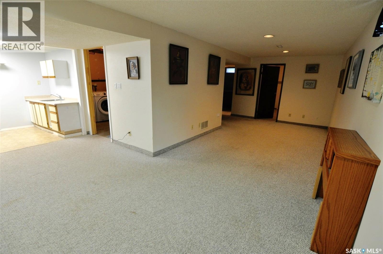 407 Wathaman Crescent, Saskatoon, SK - Indoor