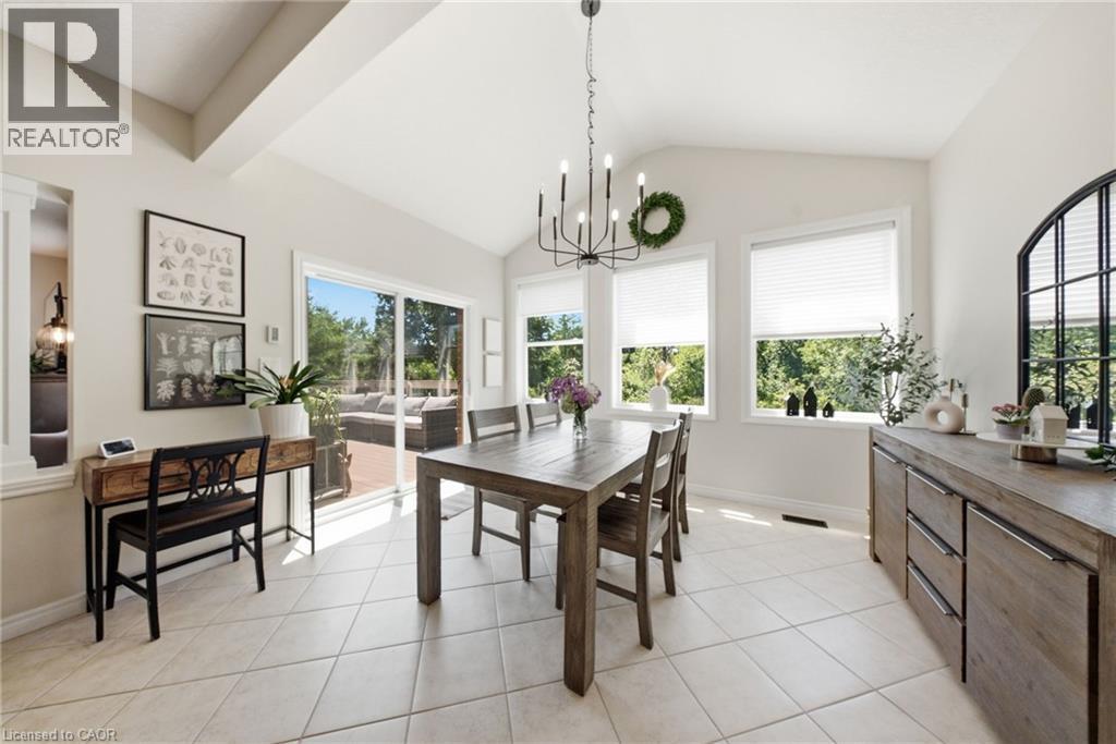 65 Amsterdam Crescent, Guelph, ON - Indoor Photo Showing Dining Room