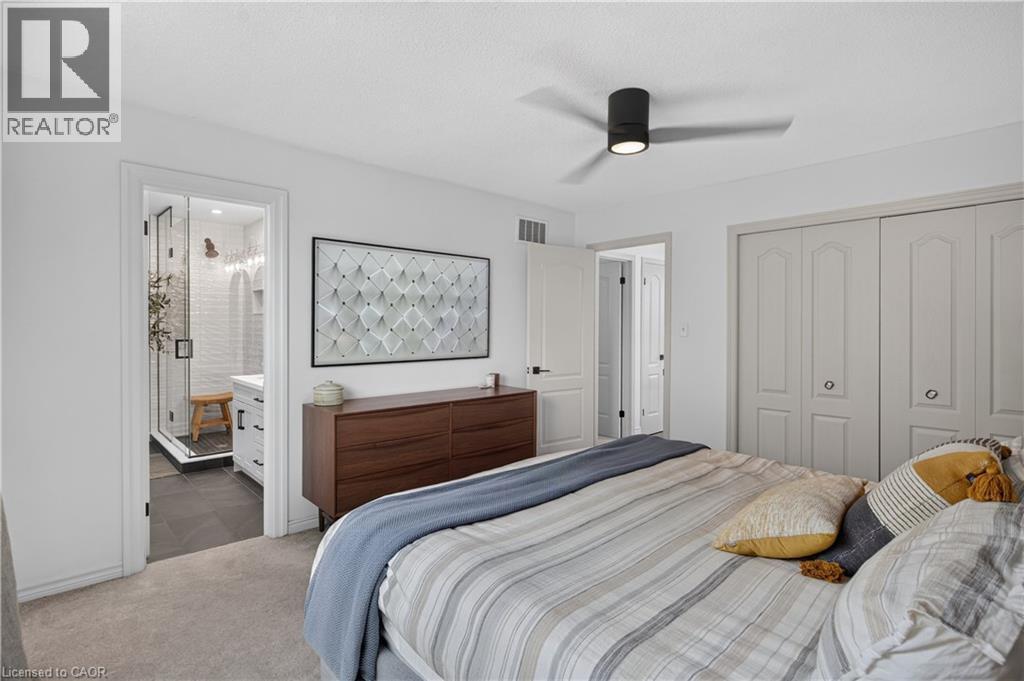 171 Golfwood Drive, Hamilton, ON - Indoor Photo Showing Bedroom