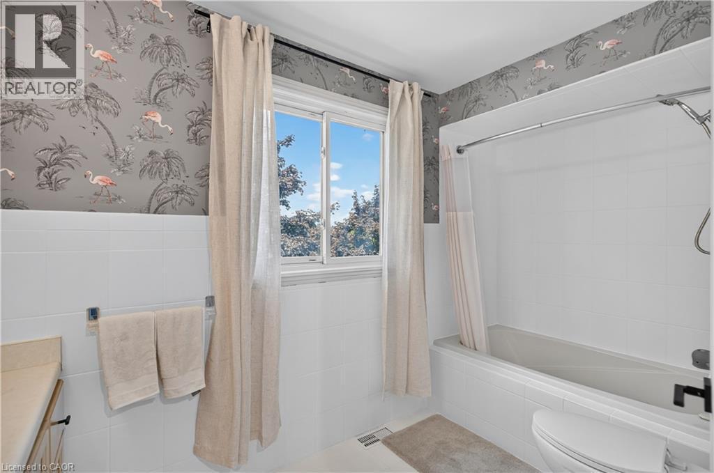 171 Golfwood Drive, Hamilton, ON - Indoor Photo Showing Bathroom
