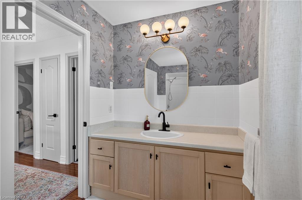 171 Golfwood Drive, Hamilton, ON - Indoor Photo Showing Bathroom