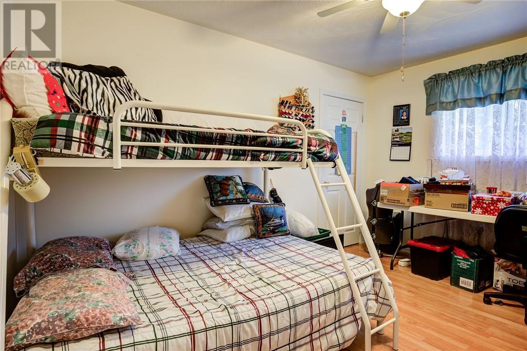 29 Leblanc Street, Whitefish, ON - Indoor Photo Showing Bedroom