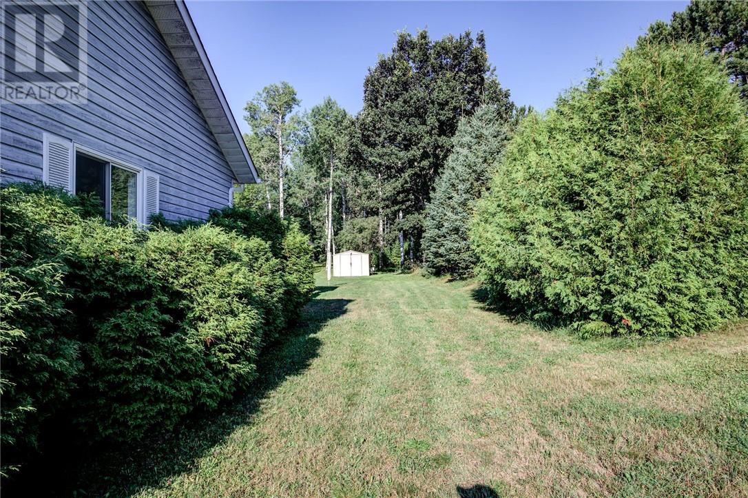 29 Leblanc Street, Whitefish, ON - Outdoor