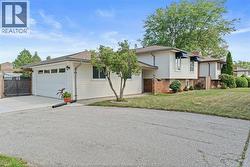 2402 St. Alphonse AVENUE Tecumseh, ON N8N 2W9