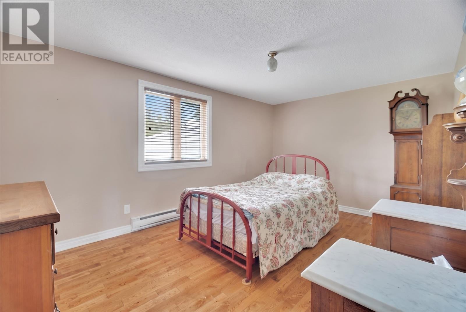 26 Lloyd Crescent, St. John'S, NL