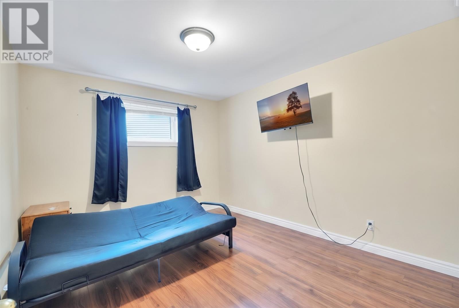 26 Lloyd Crescent, St. John'S, NL