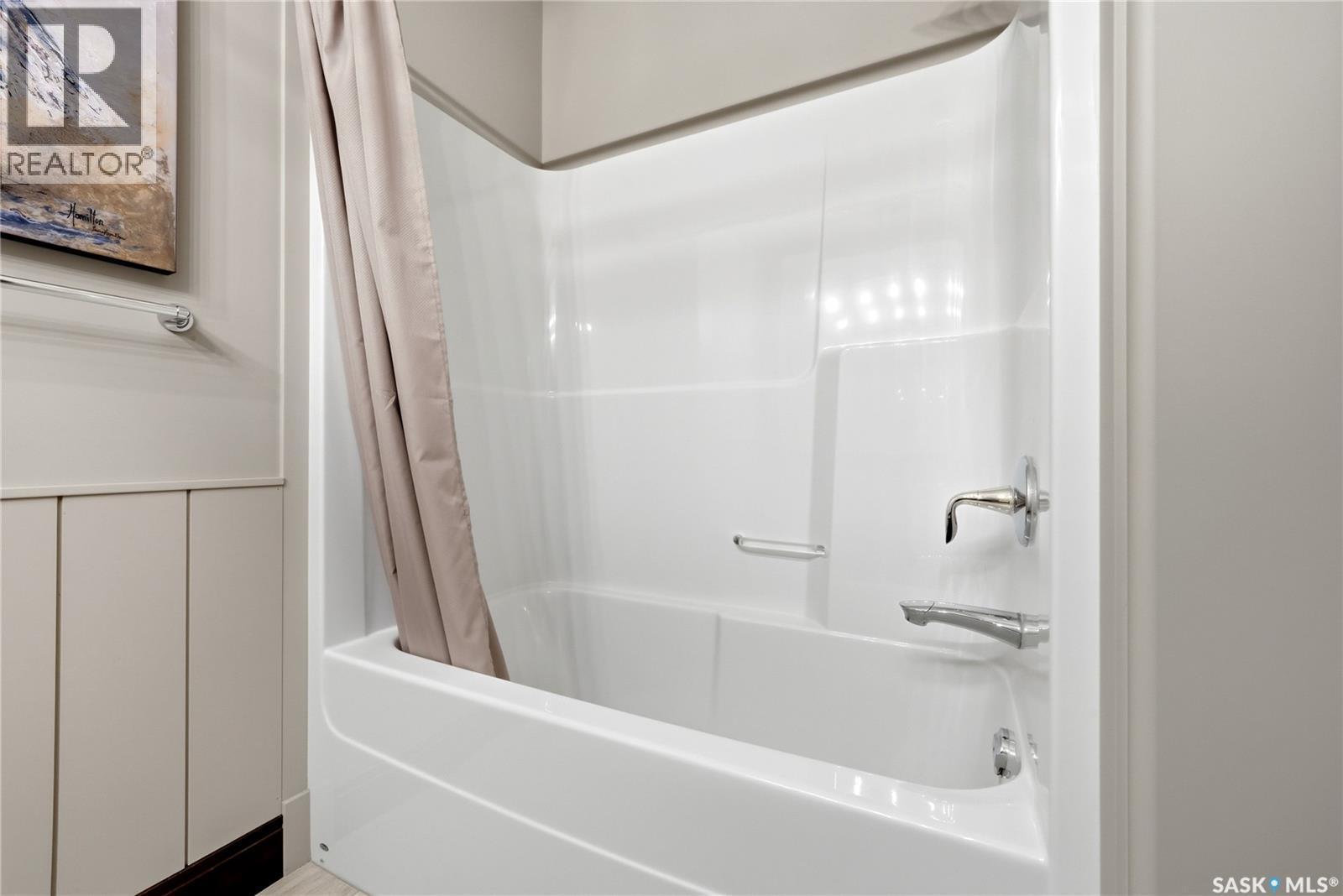 3902 Goldfinch Way, Regina, SK - Indoor Photo Showing Bathroom