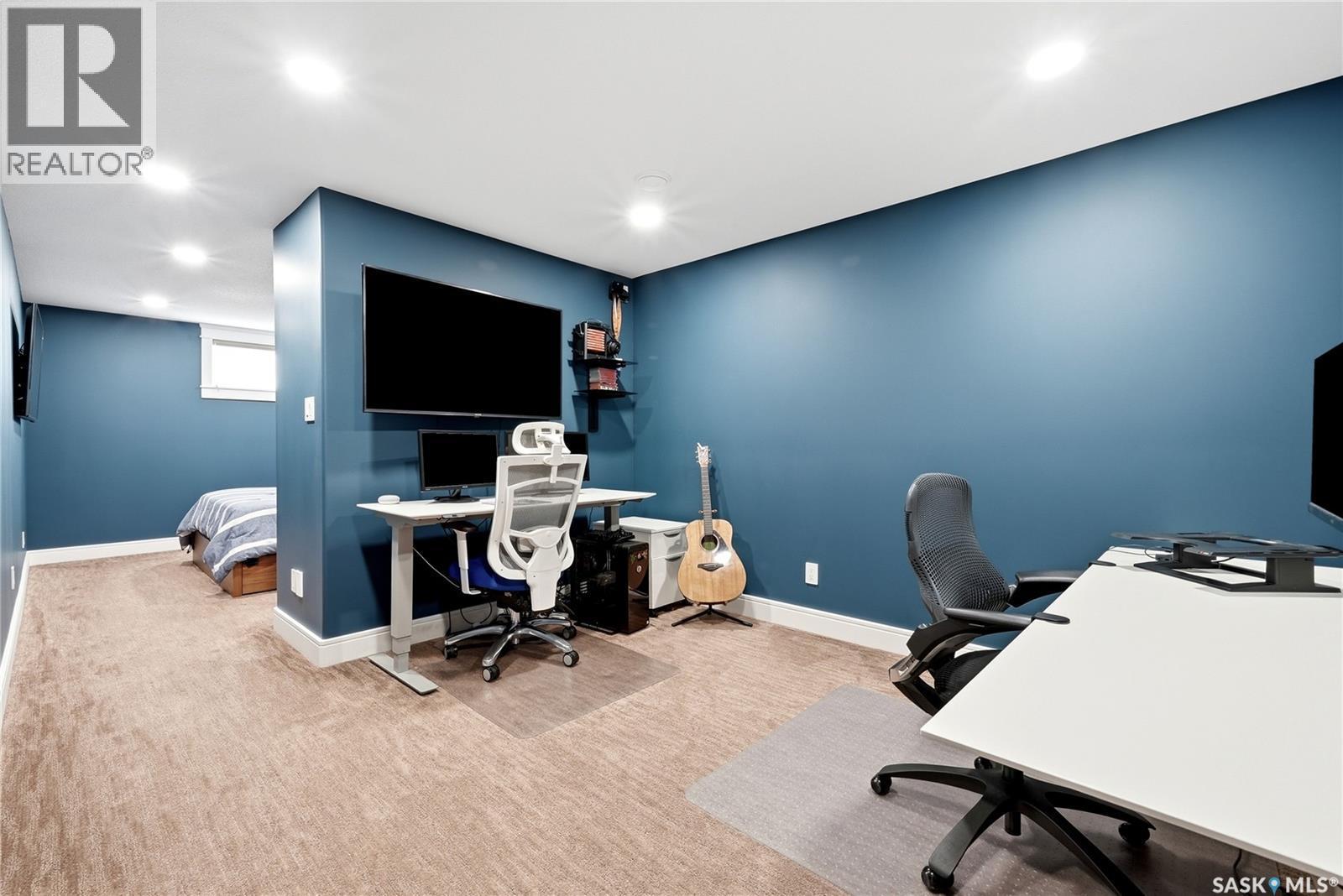3902 Goldfinch Way, Regina, SK - Indoor Photo Showing Office