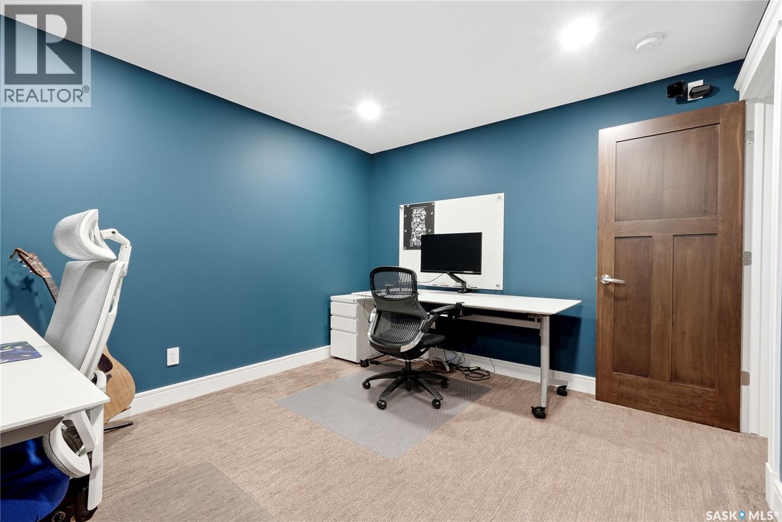 3902 Goldfinch Way, Regina, SK - Indoor Photo Showing Office