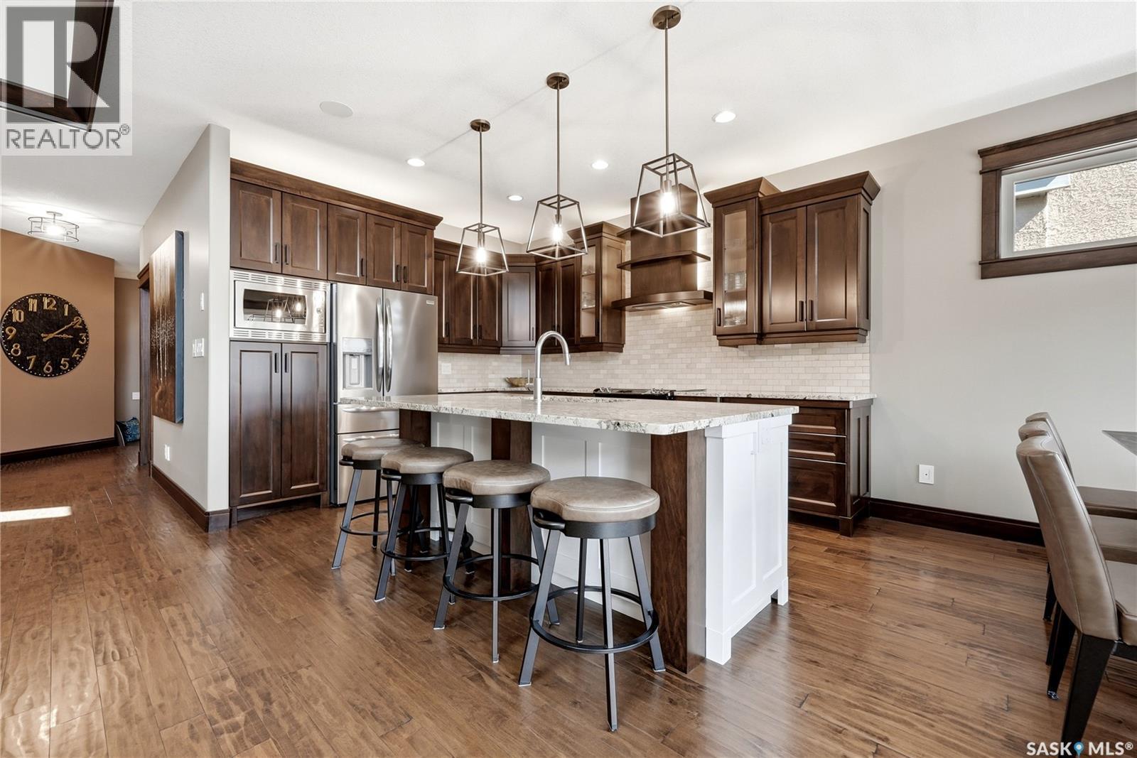 3902 Goldfinch Way, Regina, SK - Indoor Photo Showing Kitchen With Upgraded Kitchen