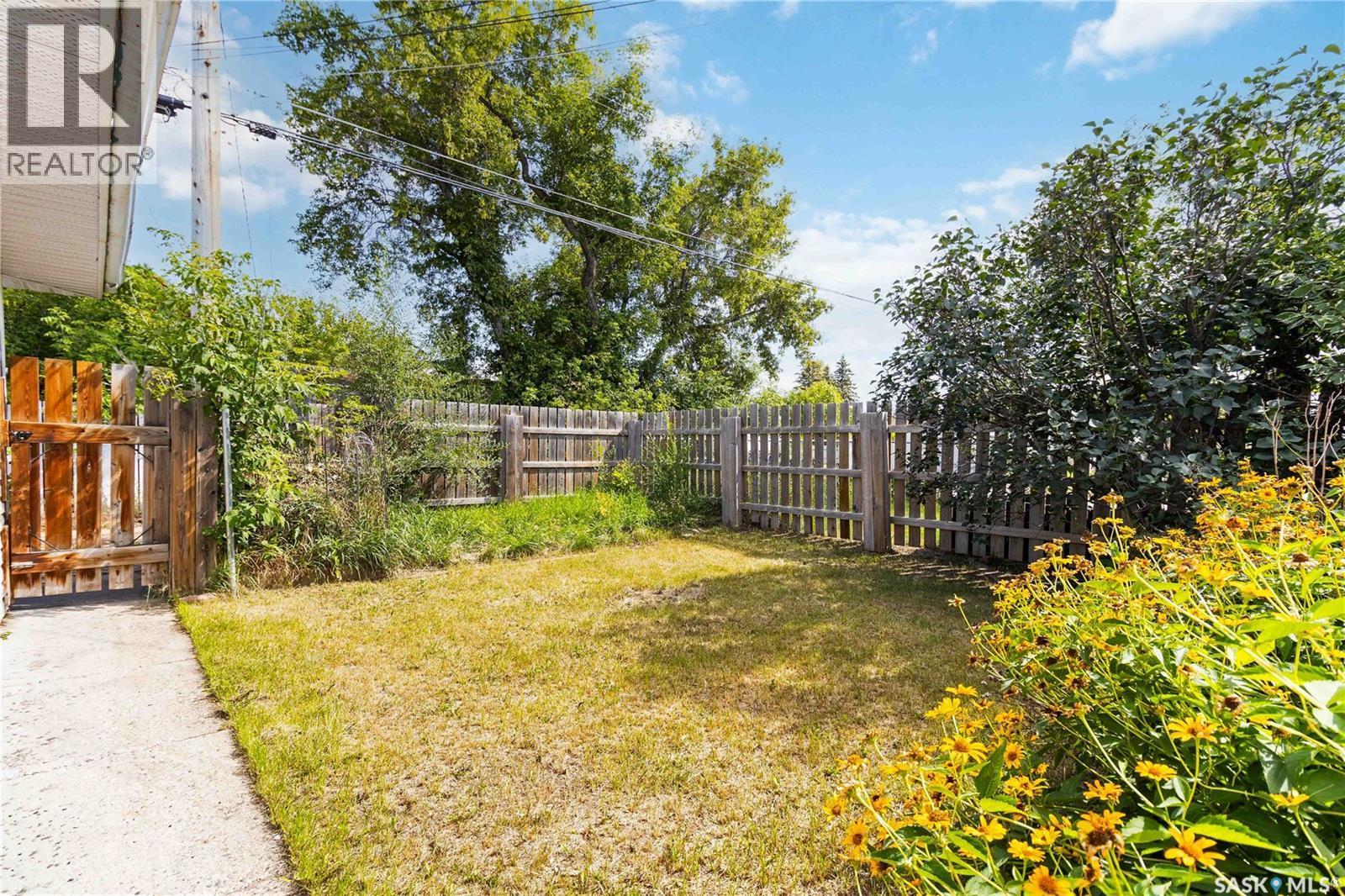 738 Weldon Avenue, Saskatoon, SK - Outdoor