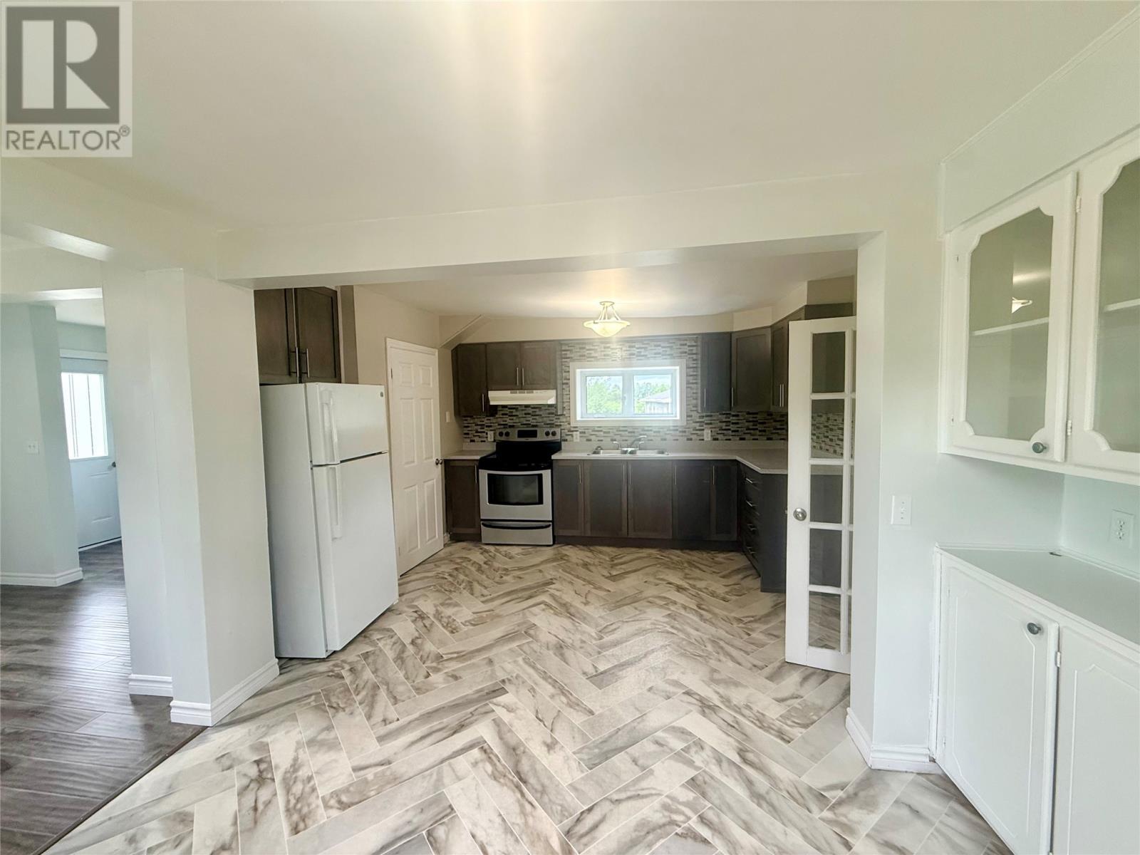 2 Eighteenth Avenue, Grand Falls-Windsor, NL - Indoor Photo Showing Kitchen