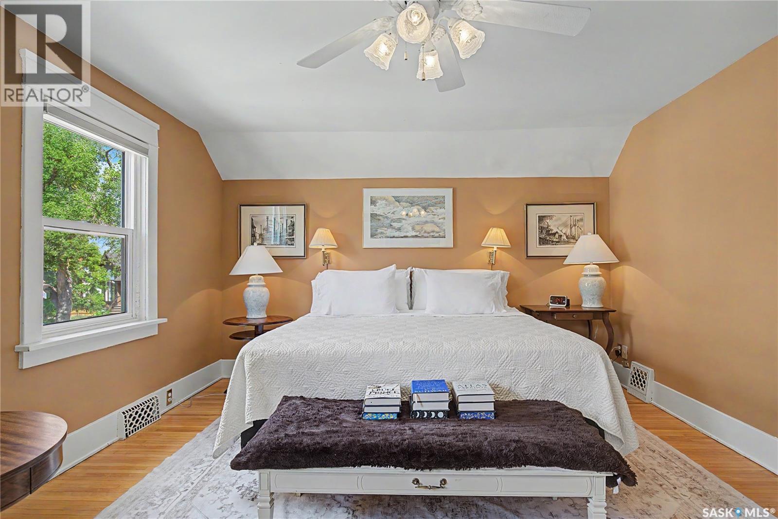 1150 2Nd Avenue Nw, Moose Jaw, SK - Indoor Photo Showing Bedroom