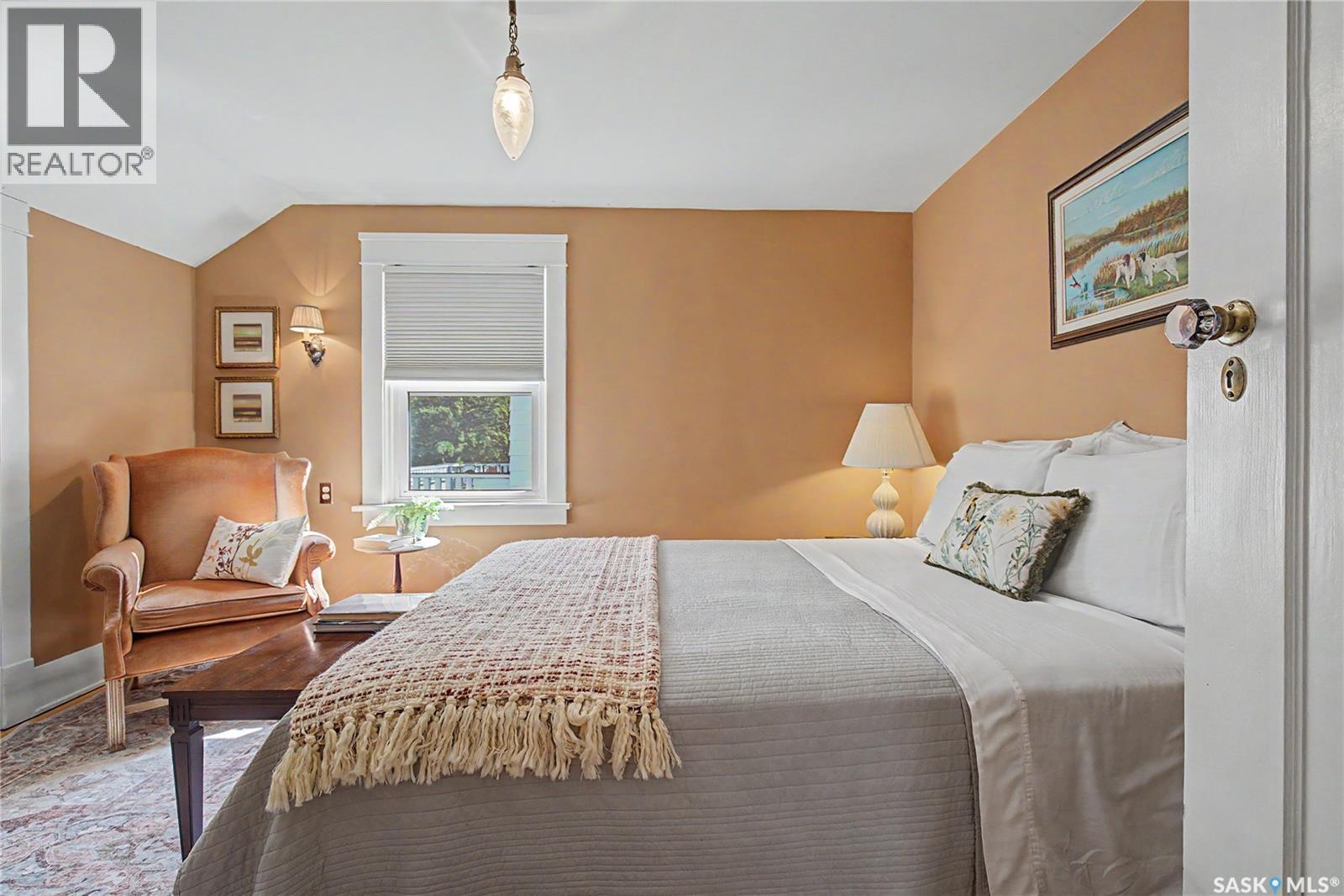 1150 2Nd Avenue Nw, Moose Jaw, SK - Indoor Photo Showing Bedroom