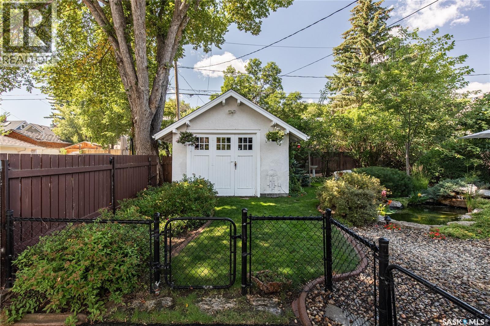 1150 2Nd Avenue Nw, Moose Jaw, SK - Outdoor