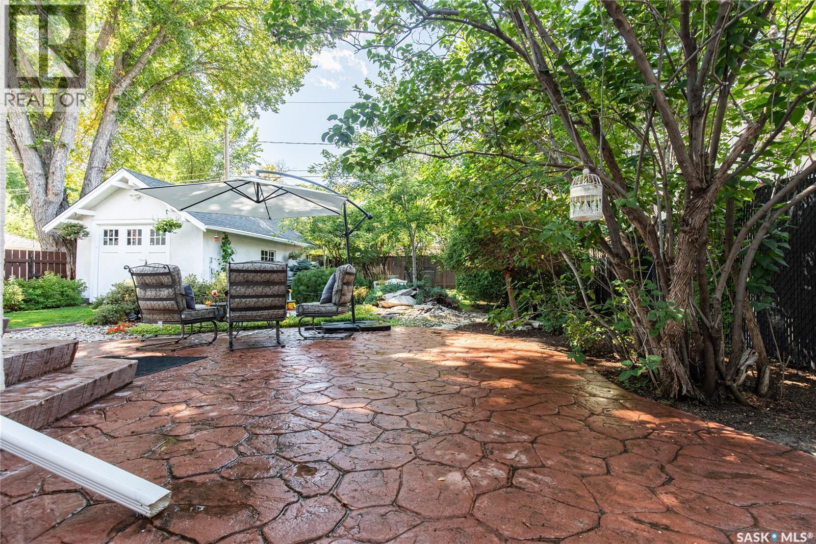 1150 2Nd Avenue Nw, Moose Jaw, SK - Outdoor With Deck Patio Veranda