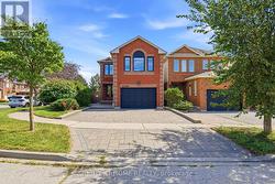 2295 WILDWOOD CRESCENT Pickering, ON L1X 2R8