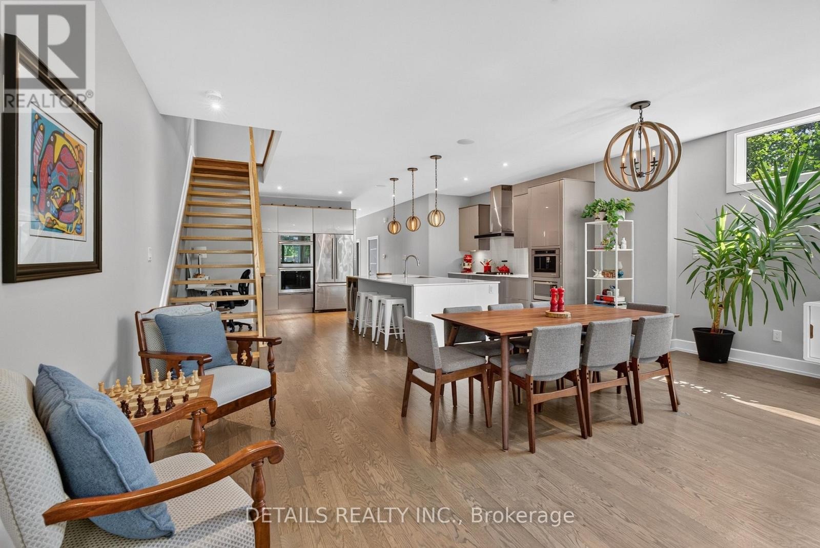 296 Kirchoffer Avenue, Ottawa, ON