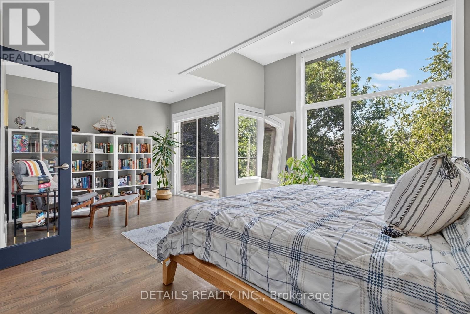 296 Kirchoffer Avenue, Ottawa, ON