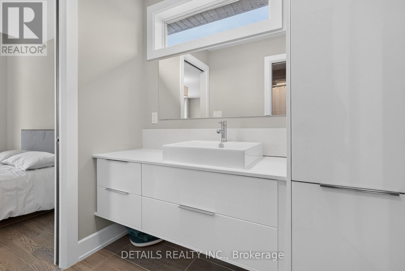 296 Kirchoffer Avenue, Ottawa, ON