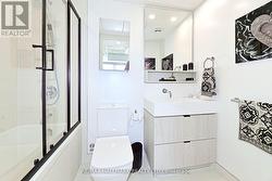 4Pc Ensuite Bathroom W Custom Glass Shower - 