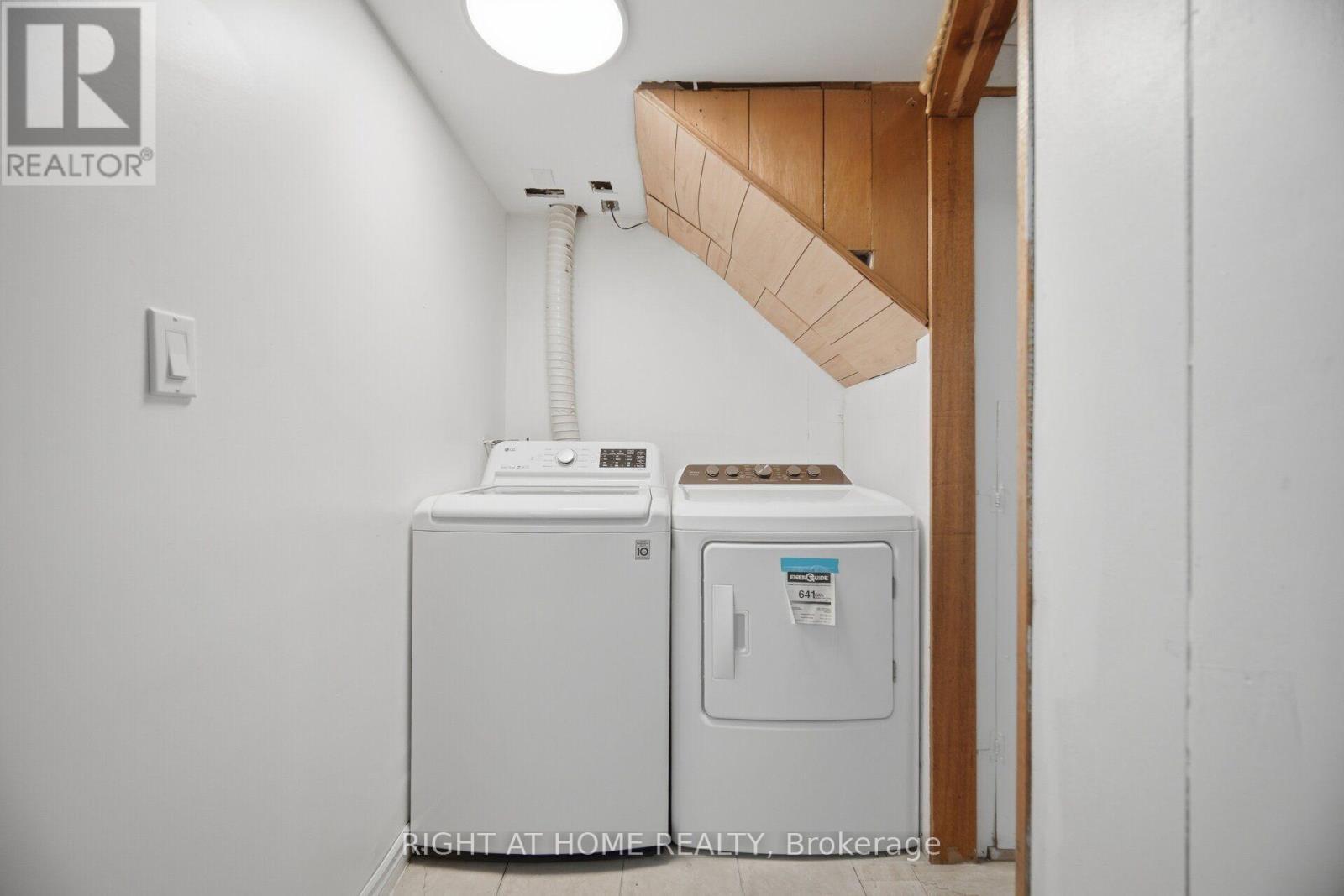 36 Rushley Drive, Toronto, ON - Indoor Photo Showing Laundry Room