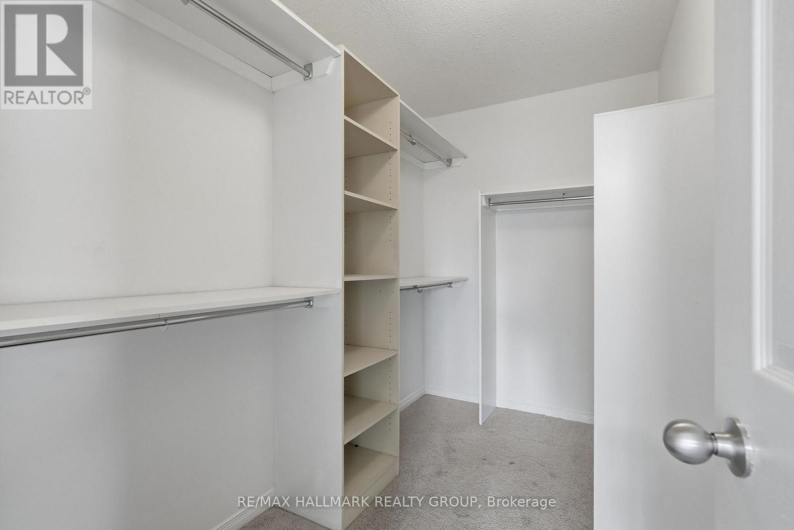 30 Rowe Drive, Ottawa, ON - Indoor With Storage