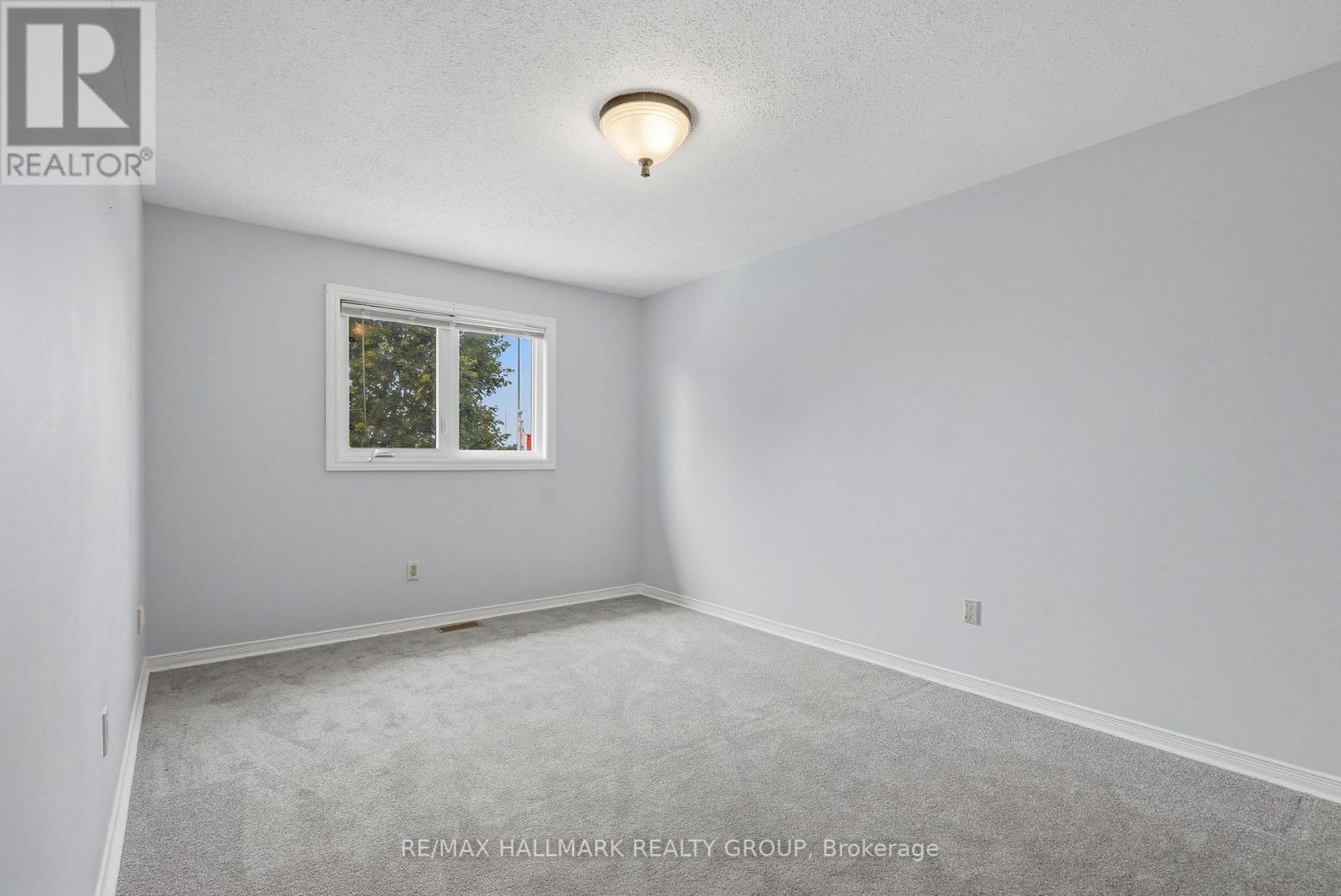 30 Rowe Drive, Ottawa, ON - Indoor Photo Showing Other Room