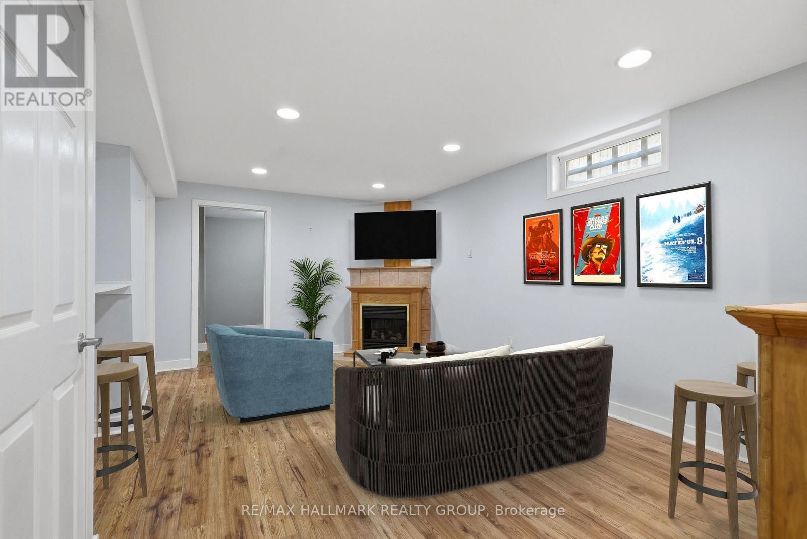 30 Rowe Drive, Ottawa, ON - Indoor With Fireplace