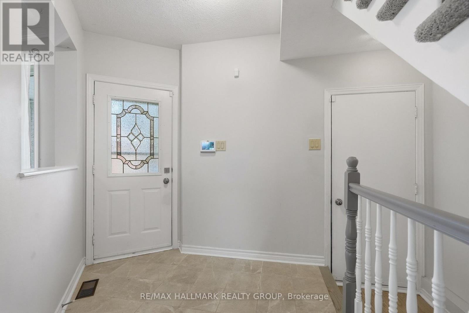 30 Rowe Drive, Ottawa, ON - Indoor Photo Showing Other Room