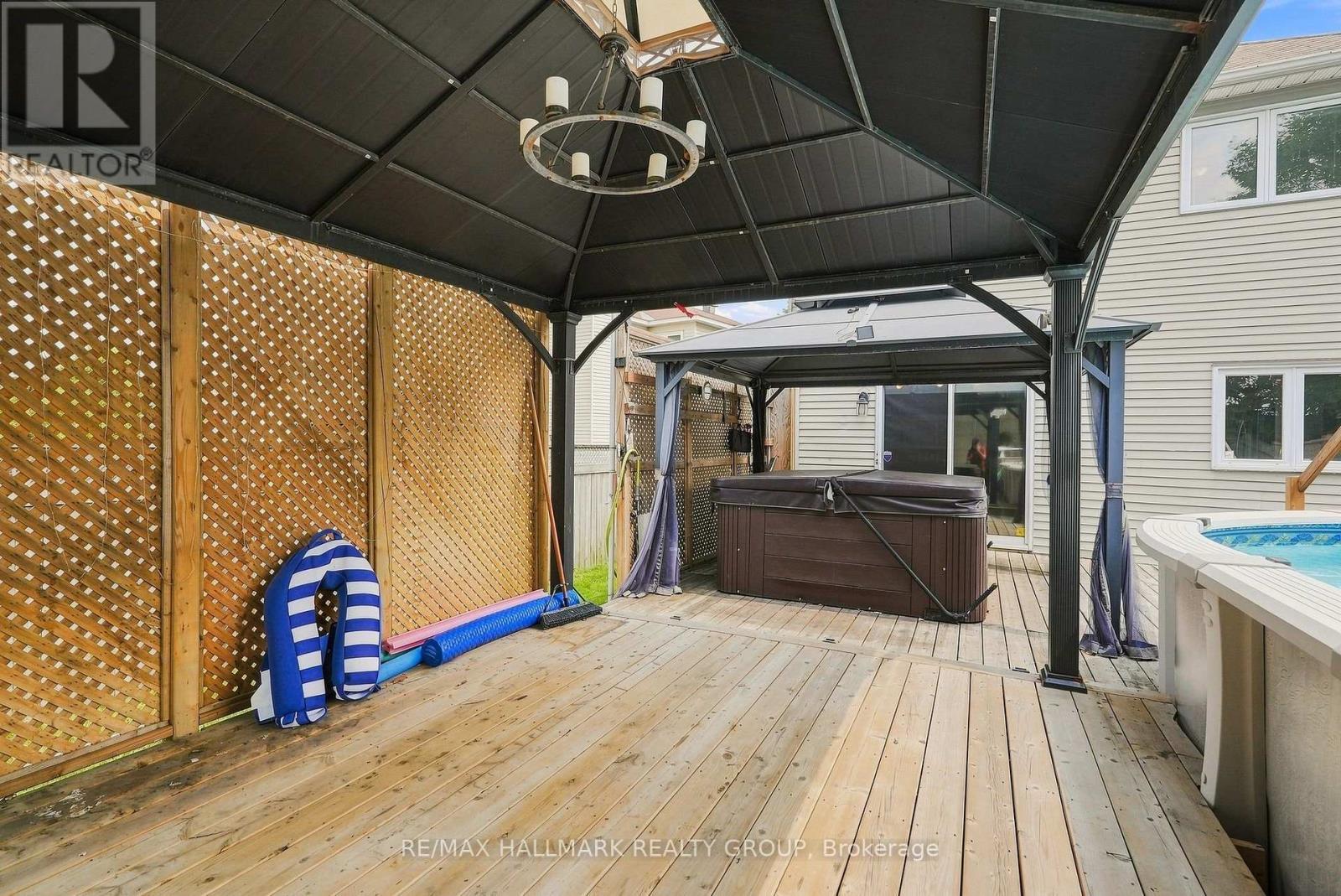 30 Rowe Drive, Ottawa, ON - Outdoor With Exterior