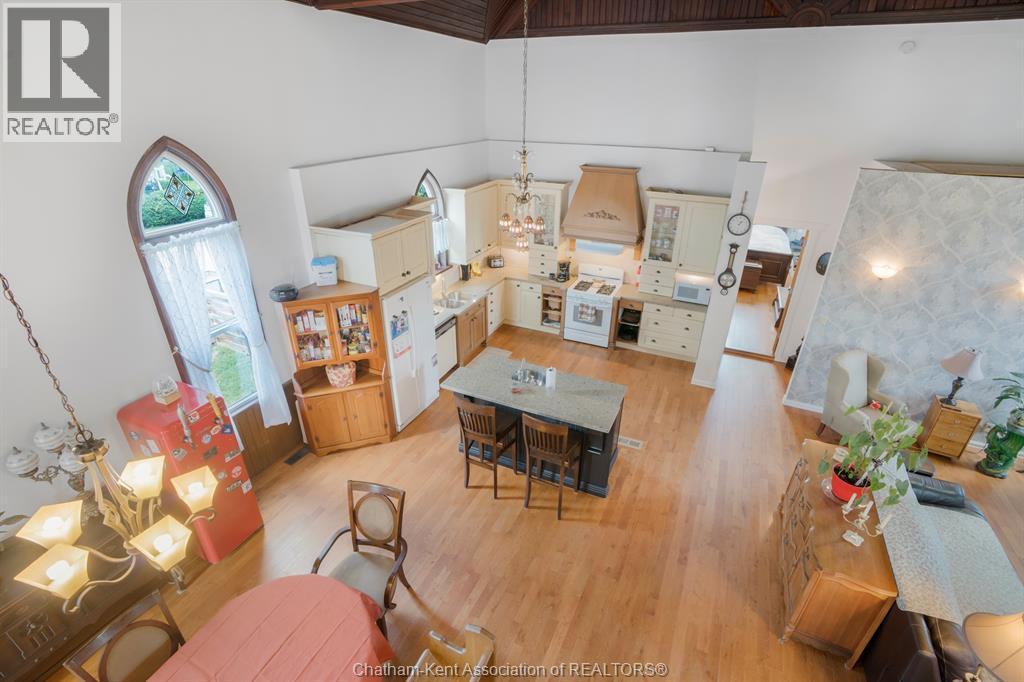 203 Mcintyre Street, Dutton, ON - Indoor Photo Showing Living Room