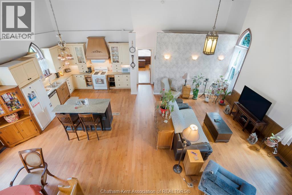 203 Mcintyre Street, Dutton, ON - Indoor