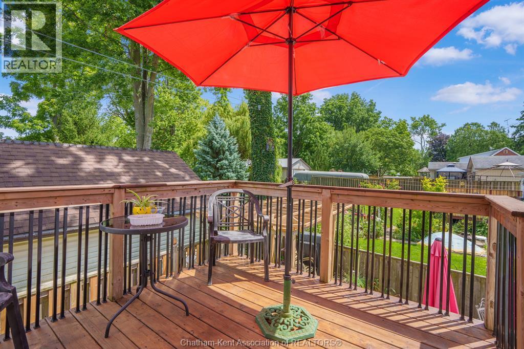 203 Mcintyre Street, Dutton, ON - Outdoor With Deck Patio Veranda With Exterior