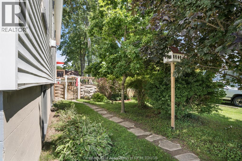 203 Mcintyre Street, Dutton, ON - Outdoor