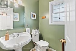 Mainfloor 2 pc bath - 