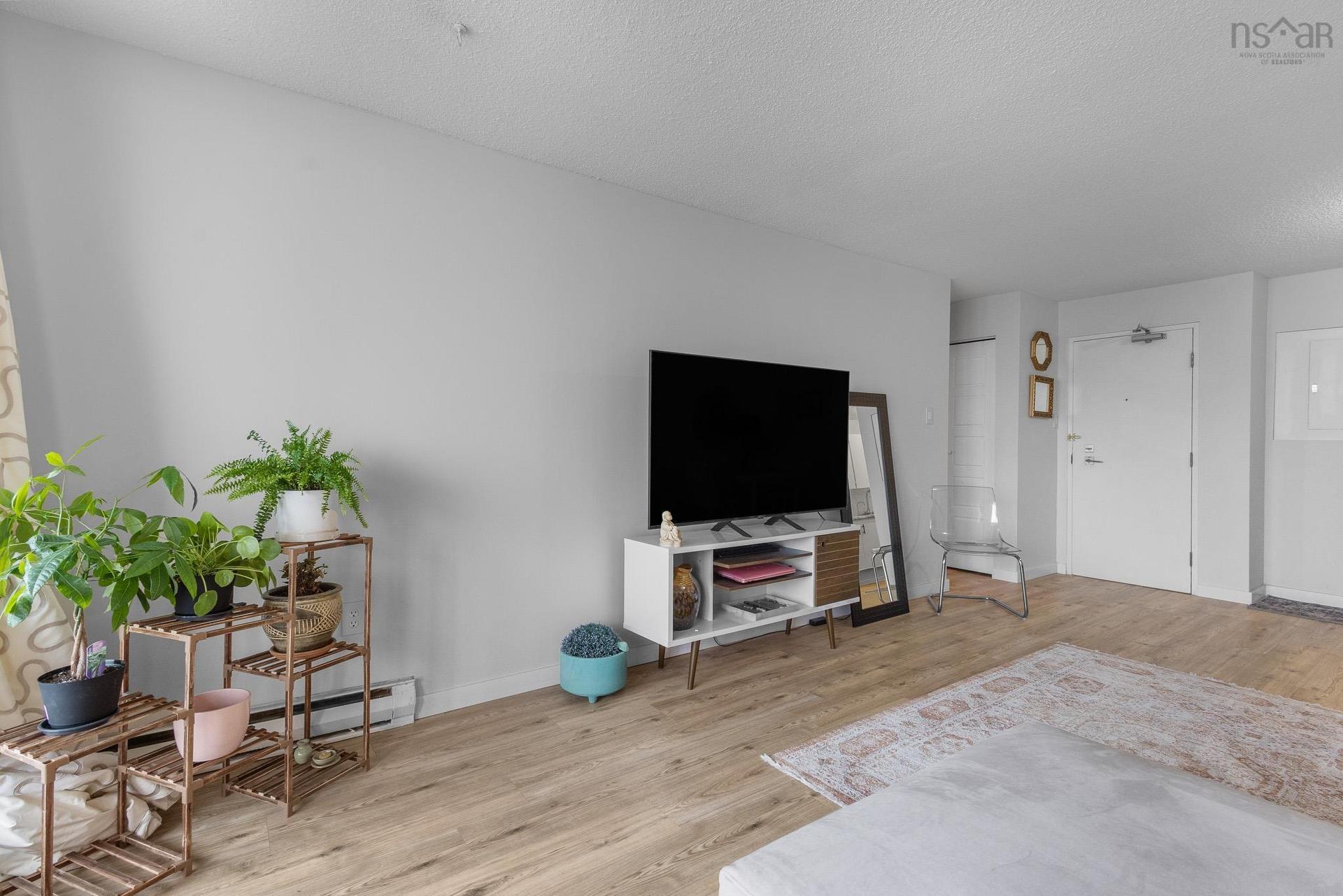 1002 5572 North Ridge Road, Halifax, NS - Indoor