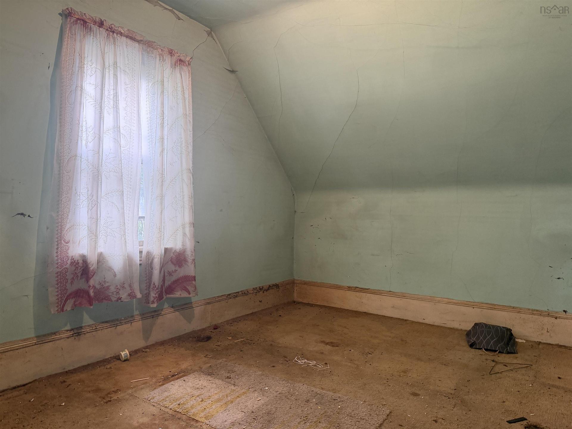 280 Marsh Street, New Glasgow, NS - Indoor Photo Showing Other Room