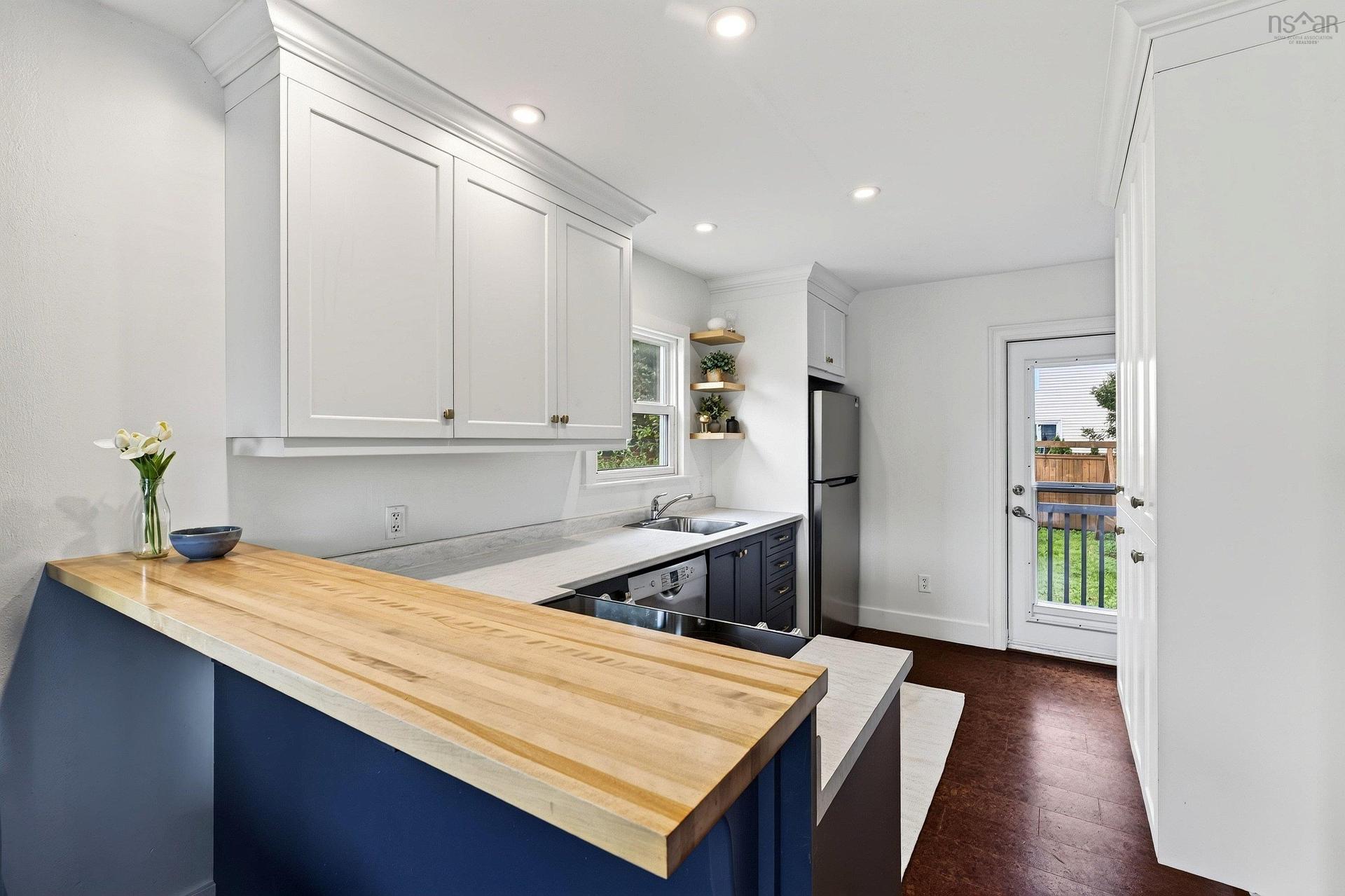 1 Piers Avenue, Fairmount, NS - Indoor Photo Showing Kitchen