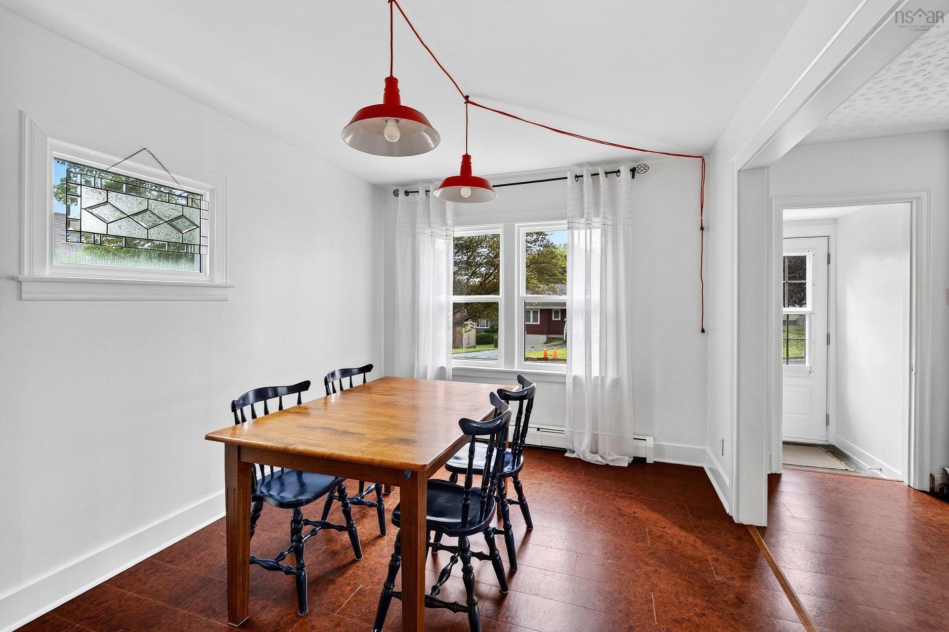1 Piers Avenue, Fairmount, NS - Indoor Photo Showing Dining Room