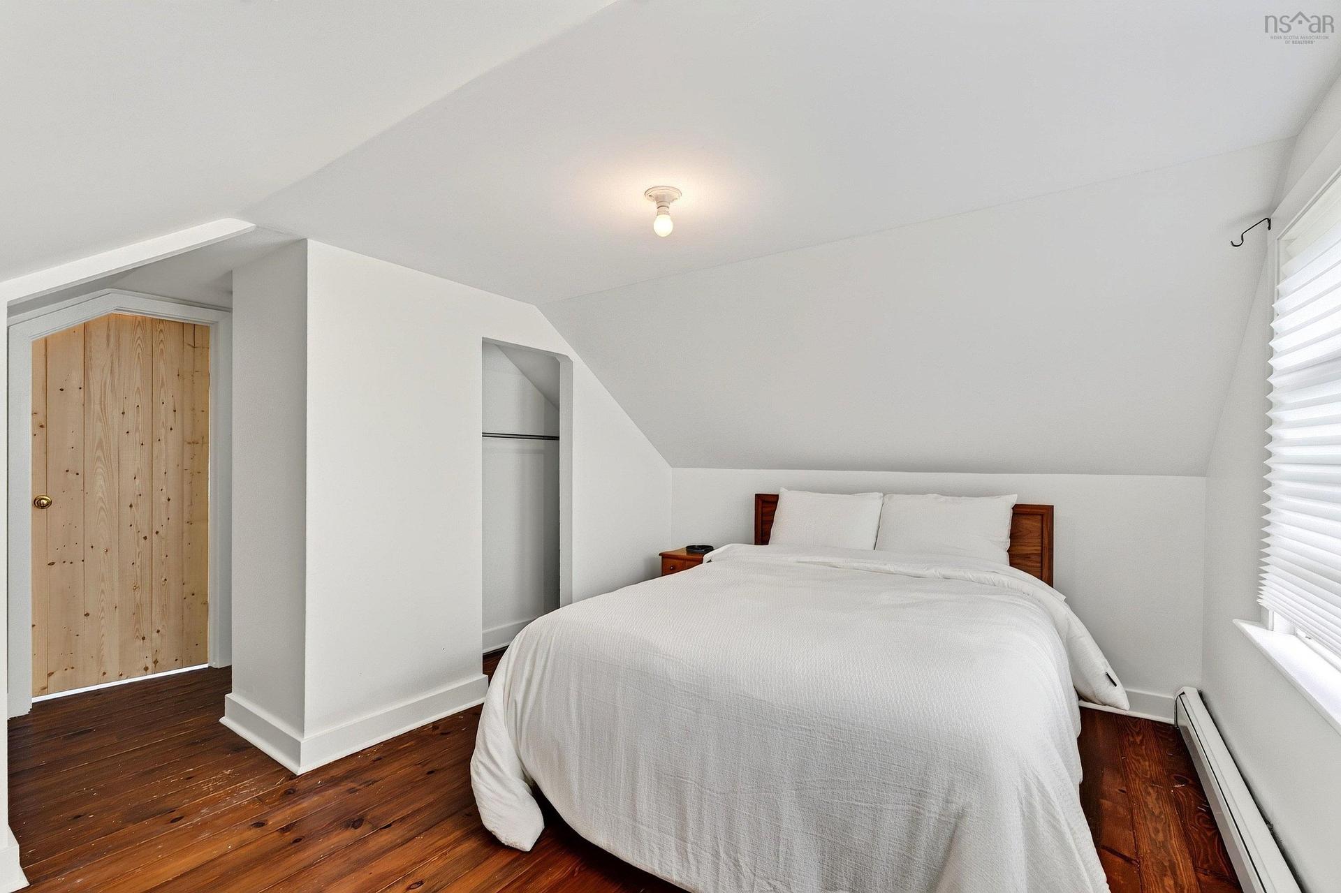 1 Piers Avenue, Fairmount, NS - Indoor Photo Showing Bedroom