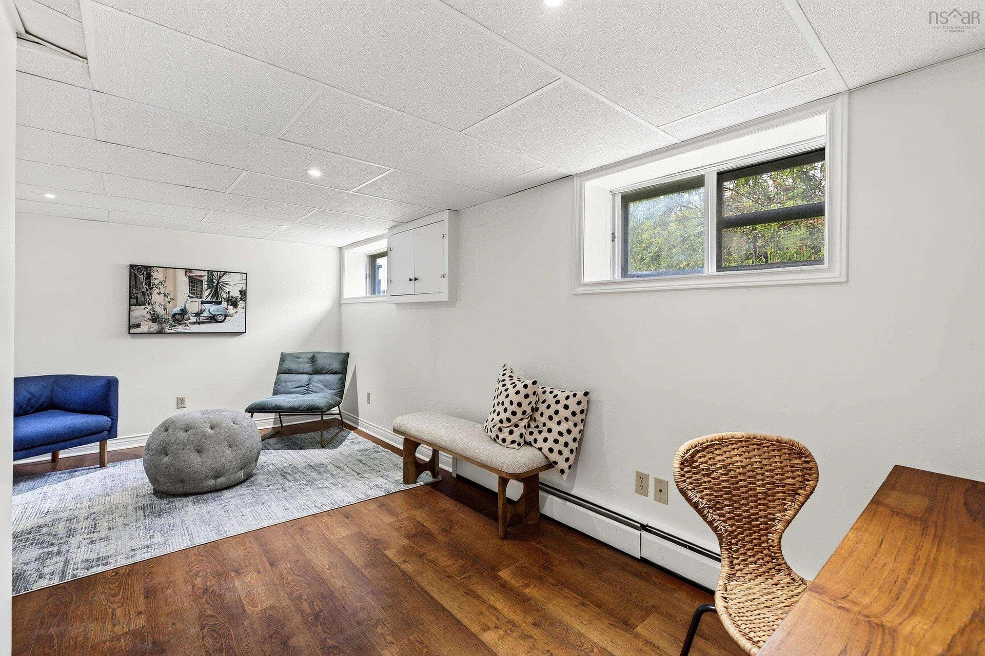 1 Piers Avenue, Fairmount, NS - Indoor