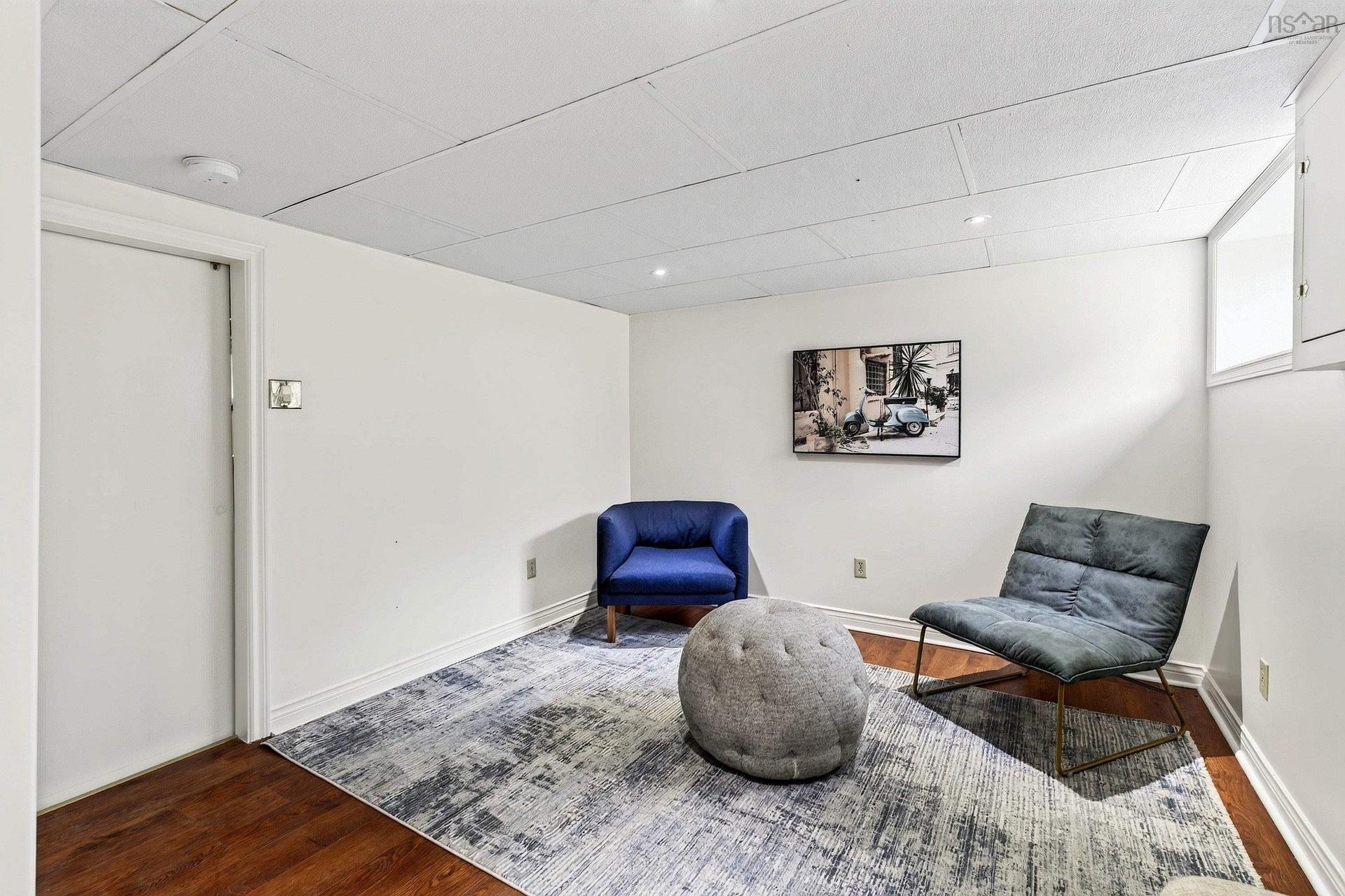 1 Piers Avenue, Fairmount, NS - Indoor