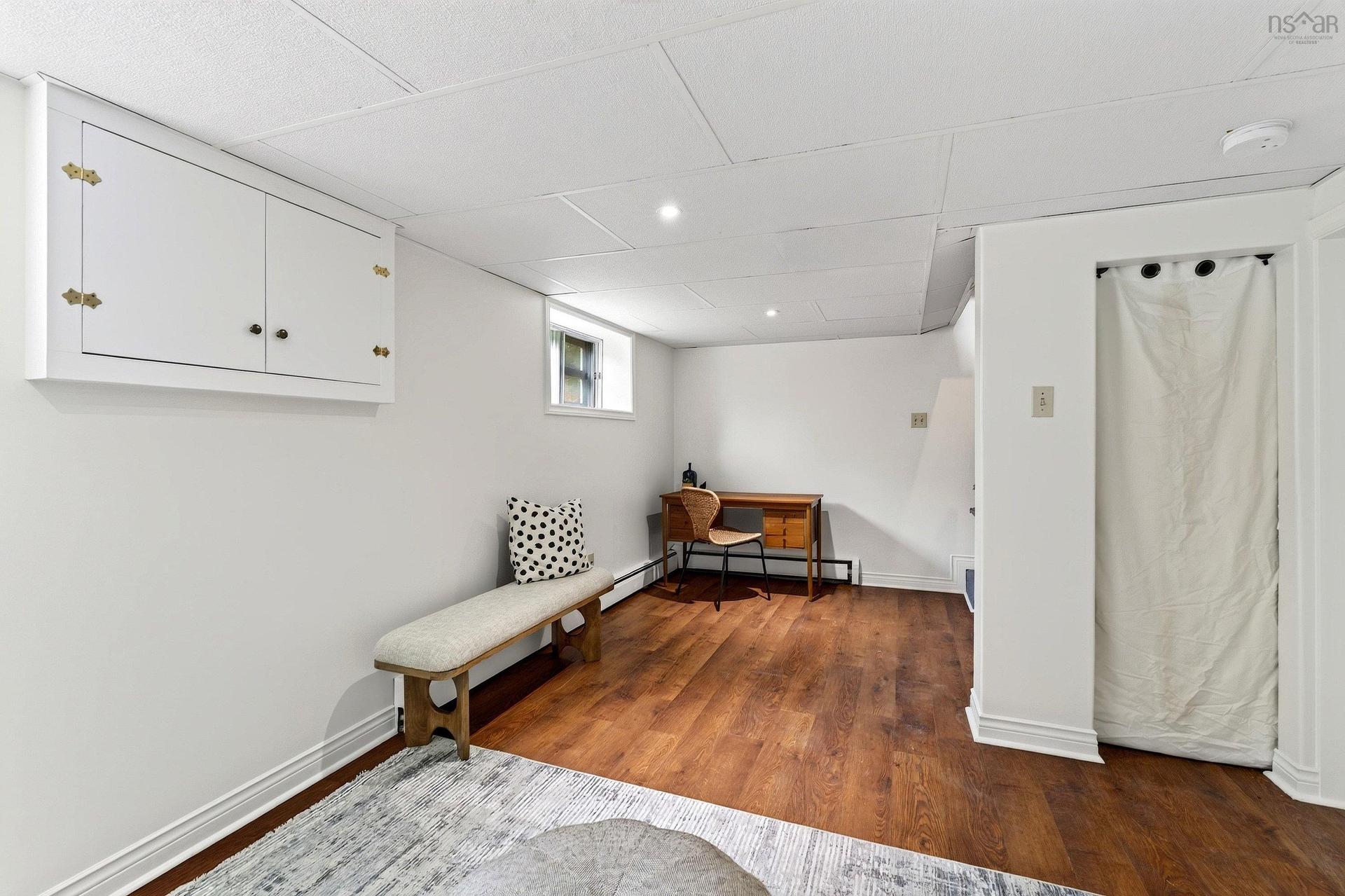 1 Piers Avenue, Fairmount, NS - Indoor