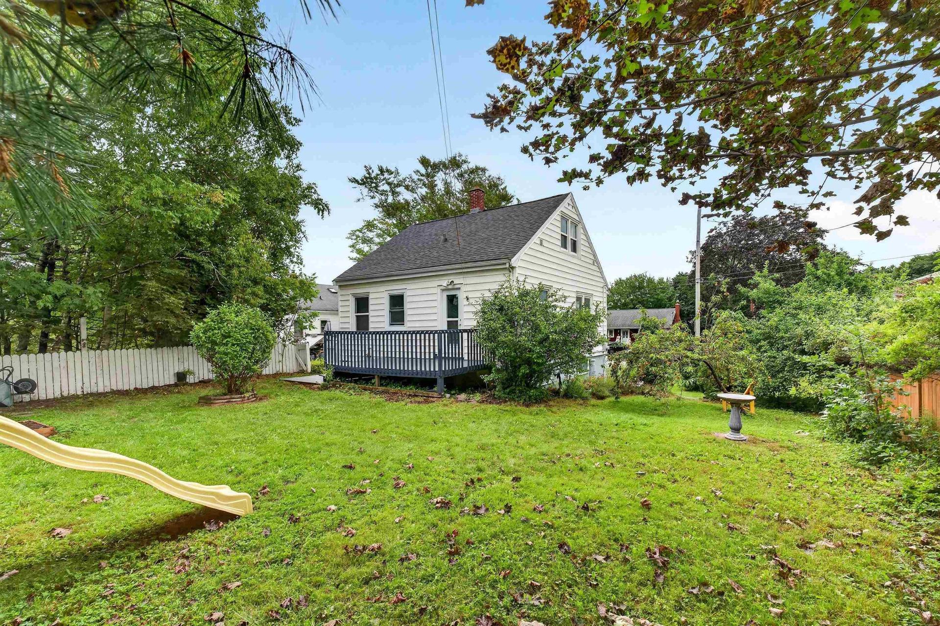 1 Piers Avenue, Fairmount, NS - Outdoor