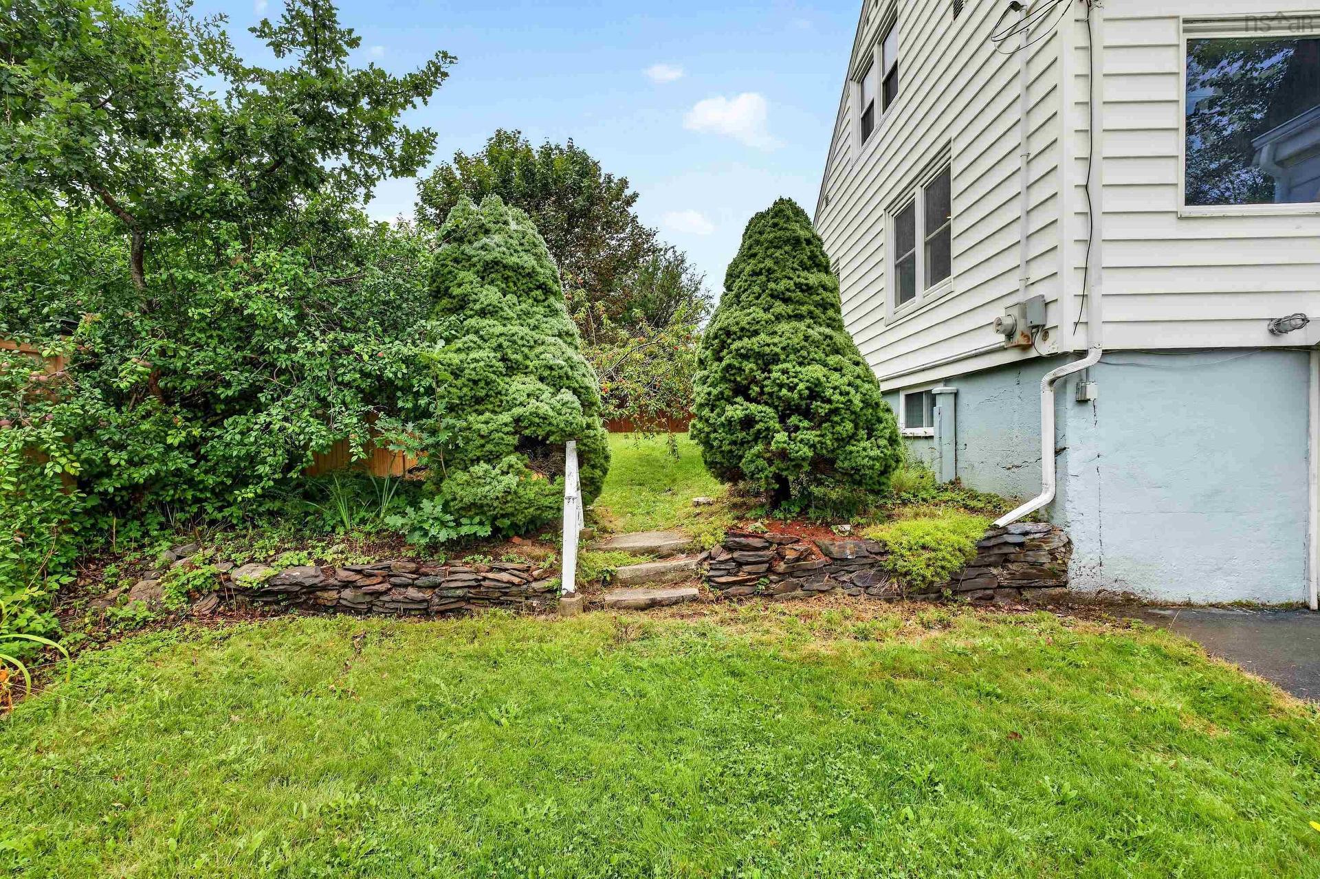 1 Piers Avenue, Fairmount, NS - Outdoor