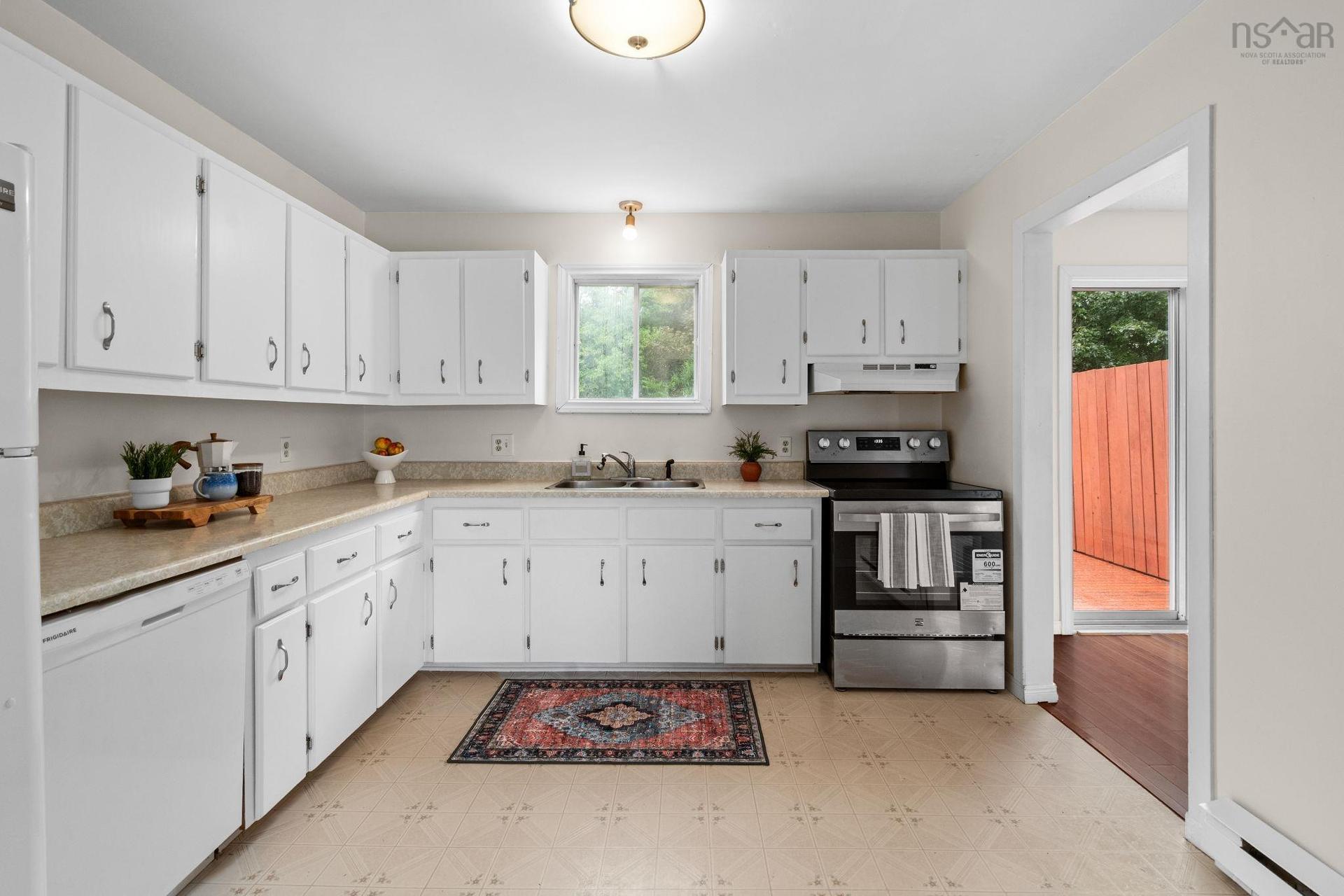 1B Smith Avenue, Cole Harbour, NS - Indoor Photo Showing Kitchen