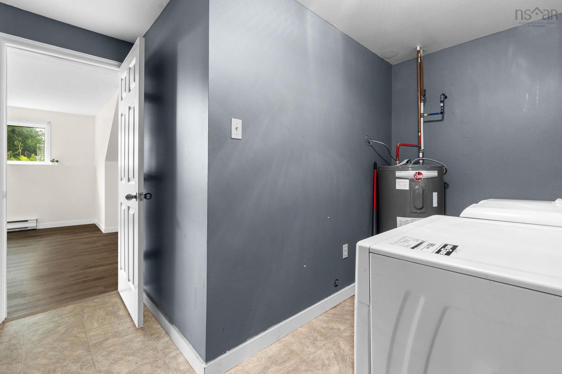 1B Smith Avenue, Cole Harbour, NS - Indoor