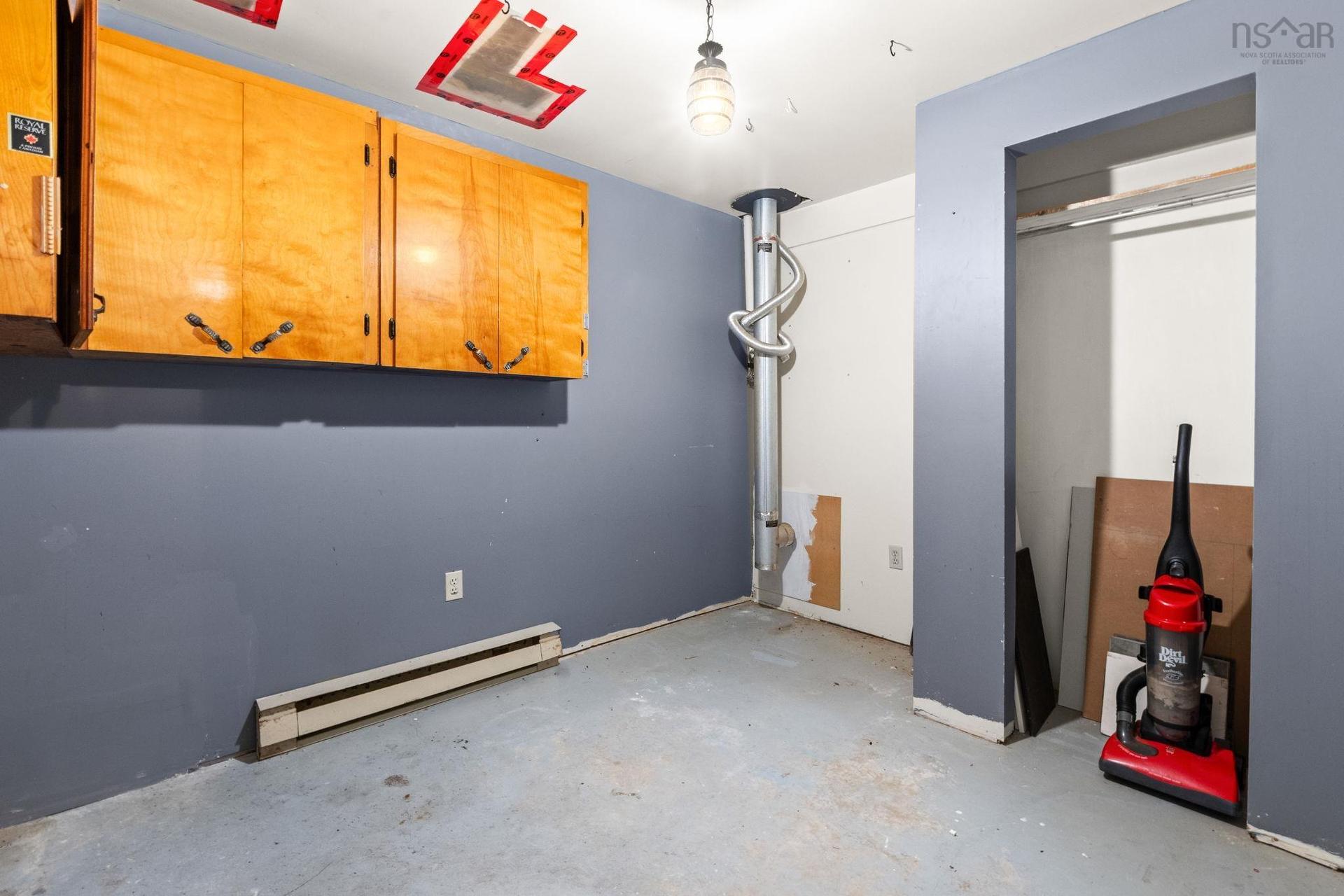 1B Smith Avenue, Cole Harbour, NS - Indoor