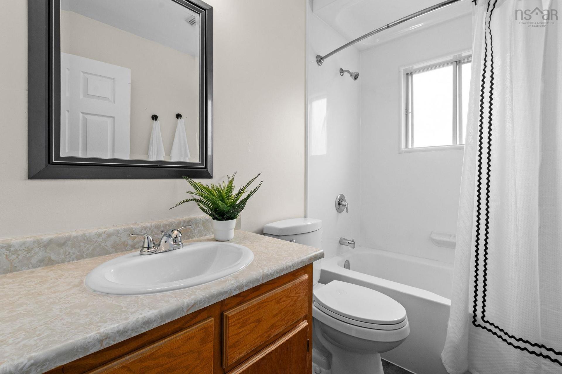 1B Smith Avenue, Cole Harbour, NS - Indoor Photo Showing Bathroom
